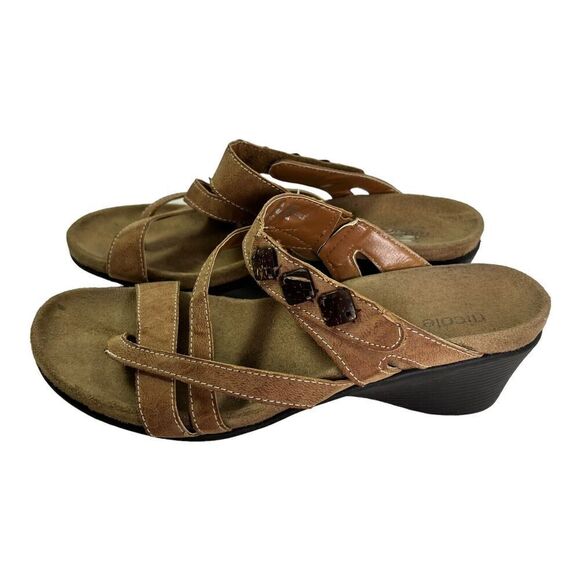 Nicole Albany Woman’s Size 8.5 Strappy Thong Slip On Wedge Sandals Brown Shell - Picture 8 of 13